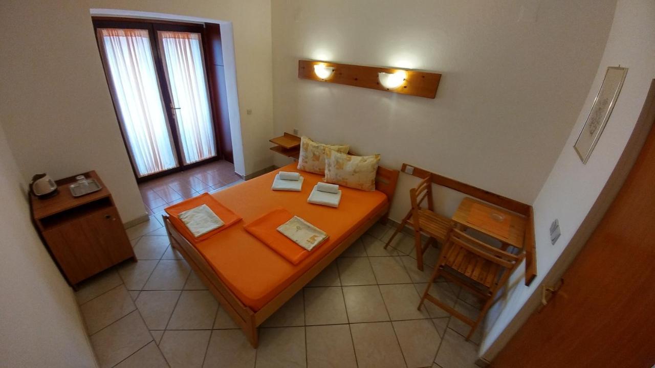 Apartments And Rooms Bova Baška Extérieur photo