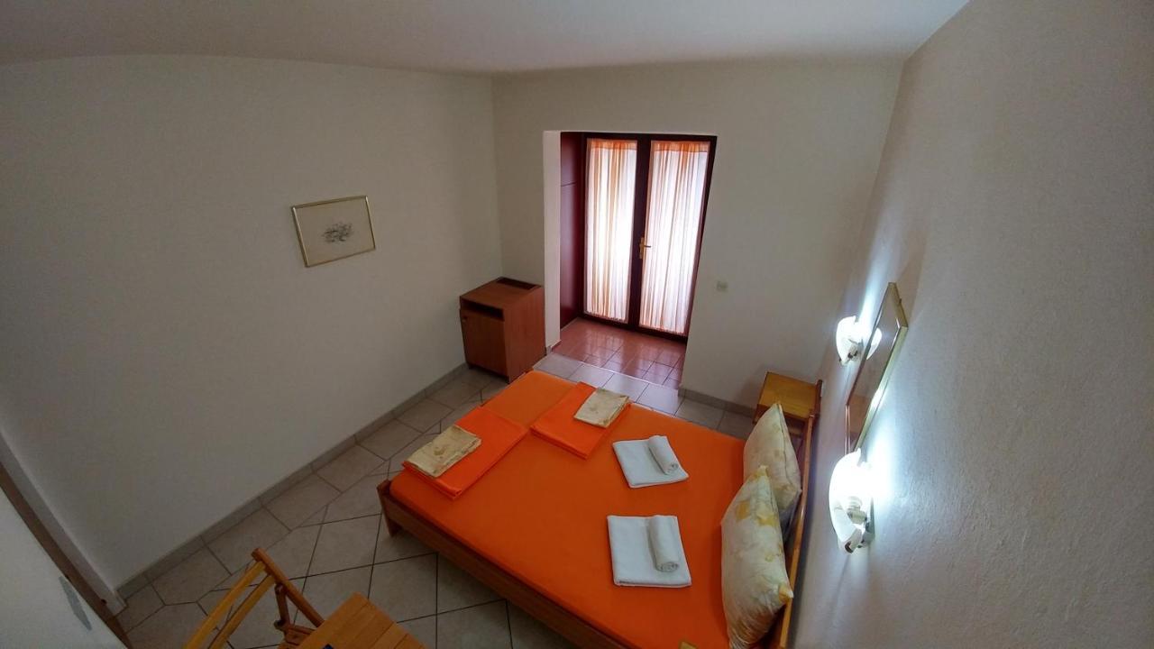 Apartments And Rooms Bova Baška Extérieur photo