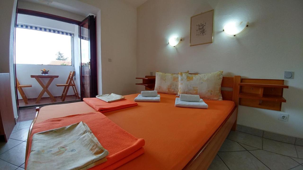 Apartments And Rooms Bova Baška Extérieur photo