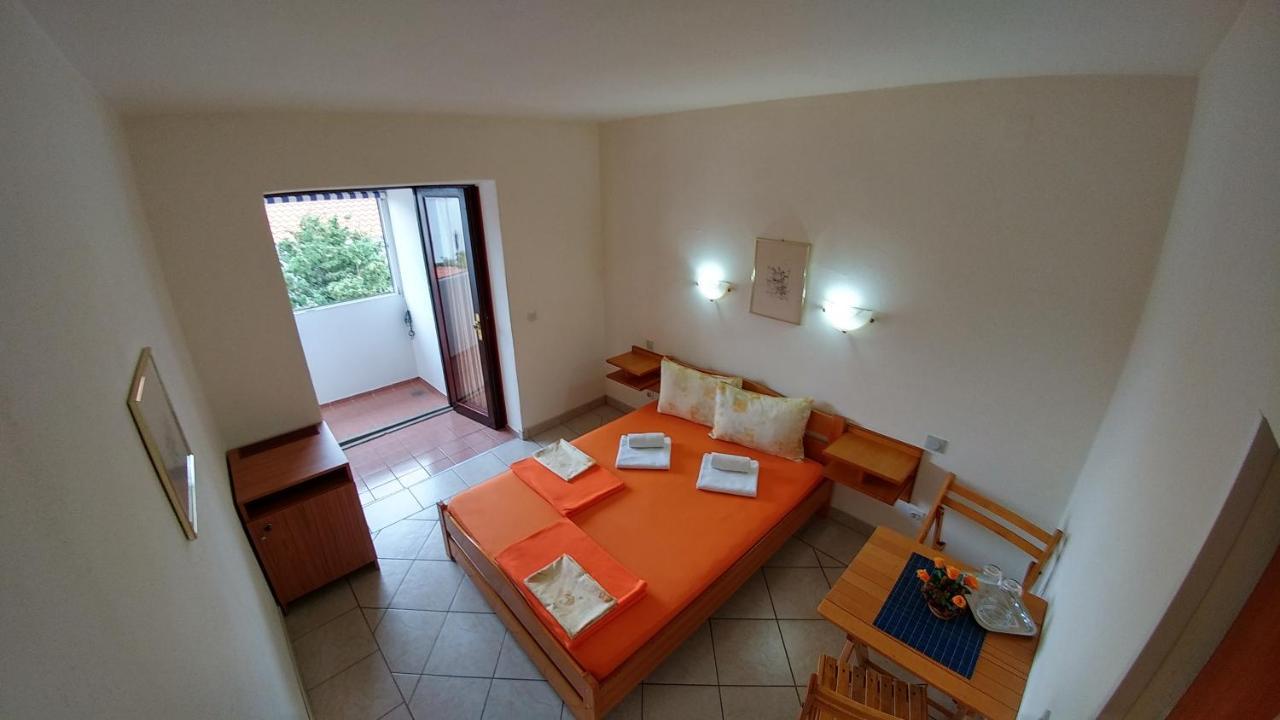 Apartments And Rooms Bova Baška Extérieur photo